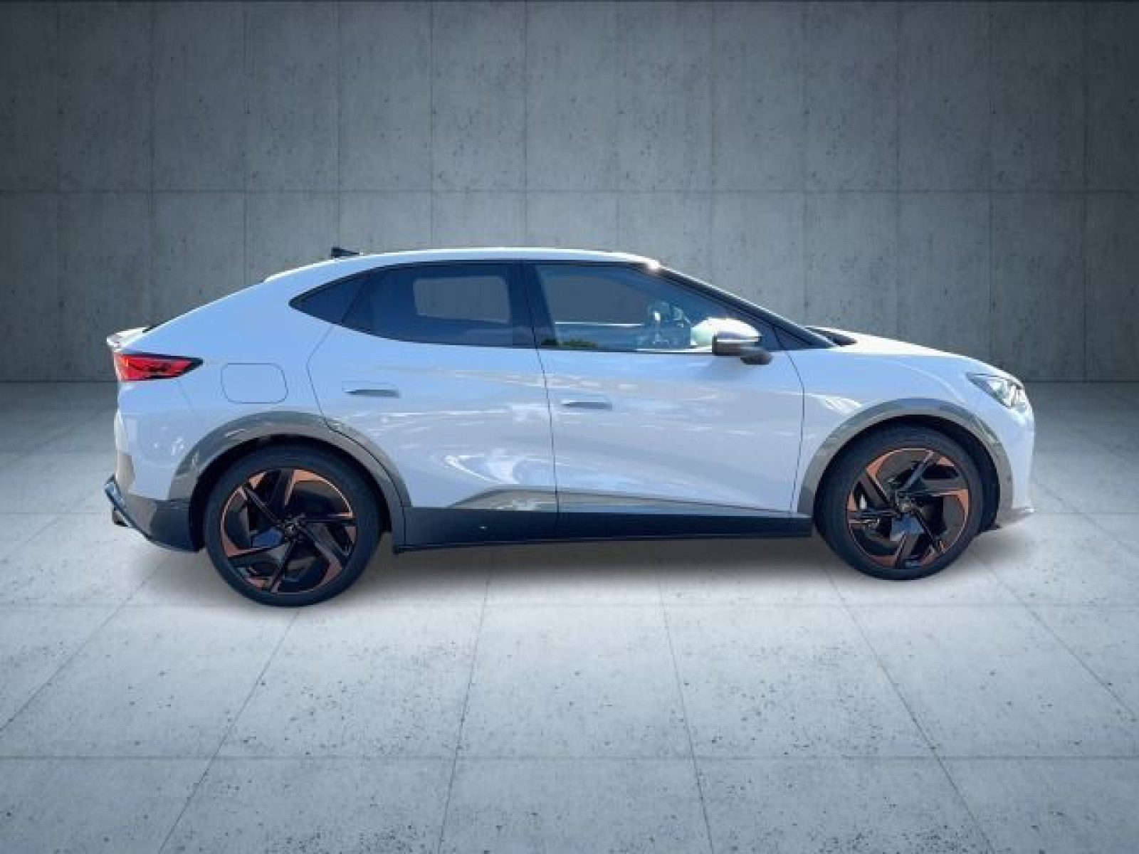 Cupra - Tavascan_8