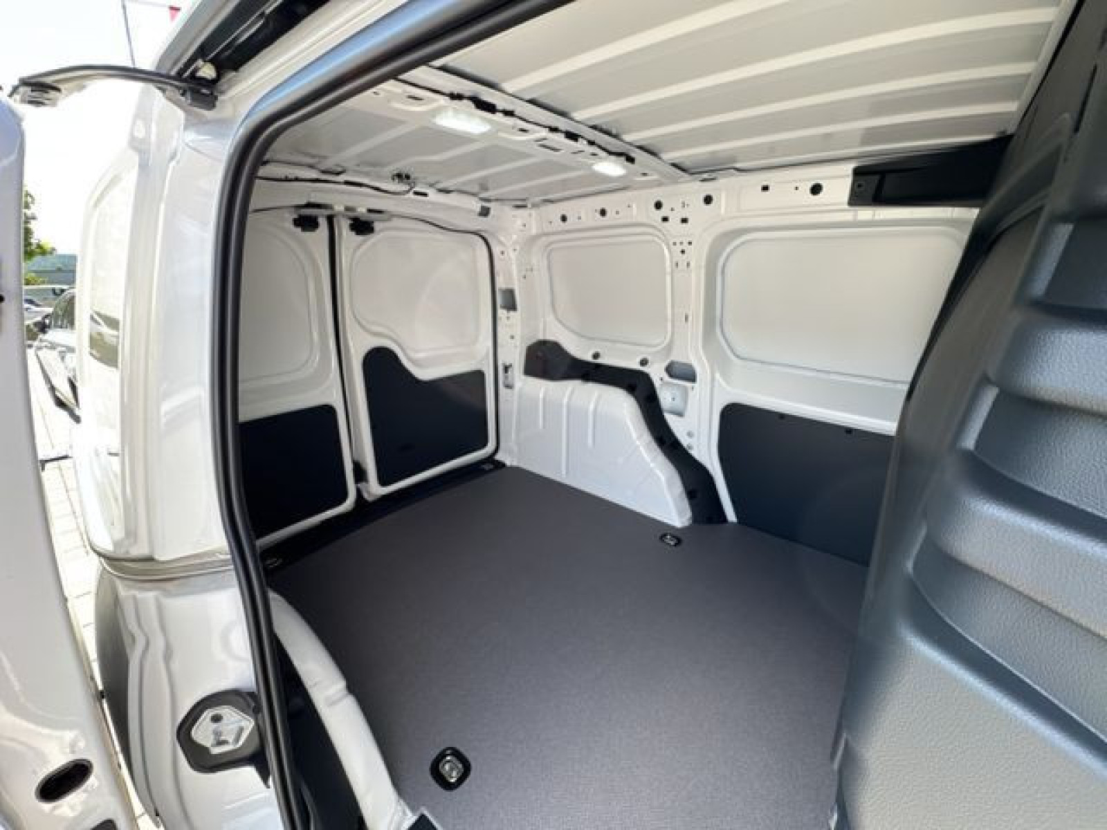 Volkswagen - Caddy Cargo_12