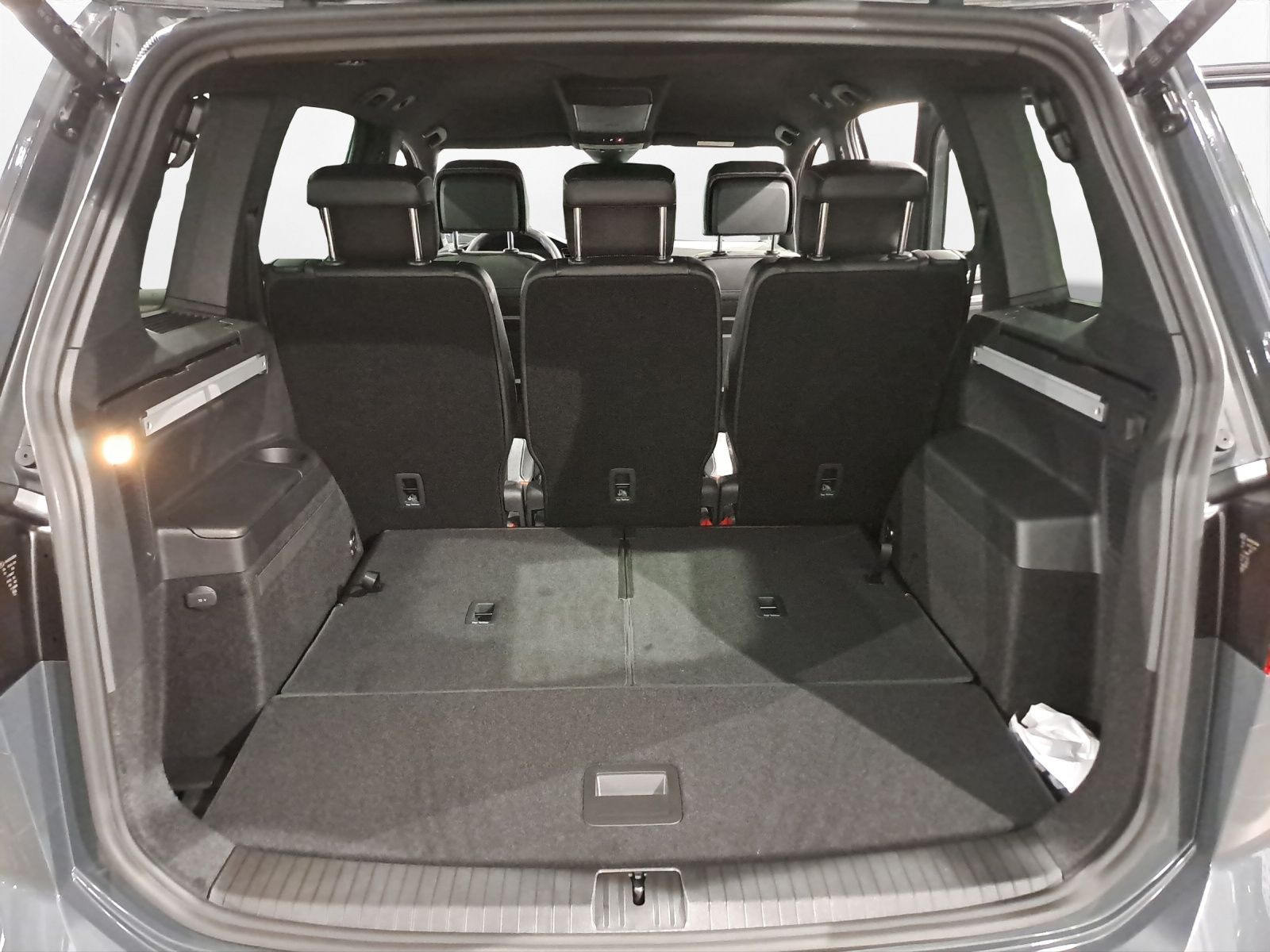 Volkswagen - Touran_18