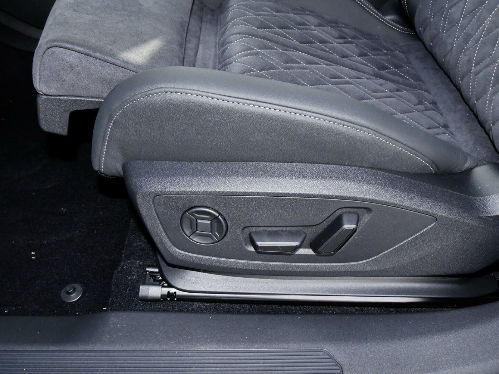 Audi - Q4 Sportback e-tron_11