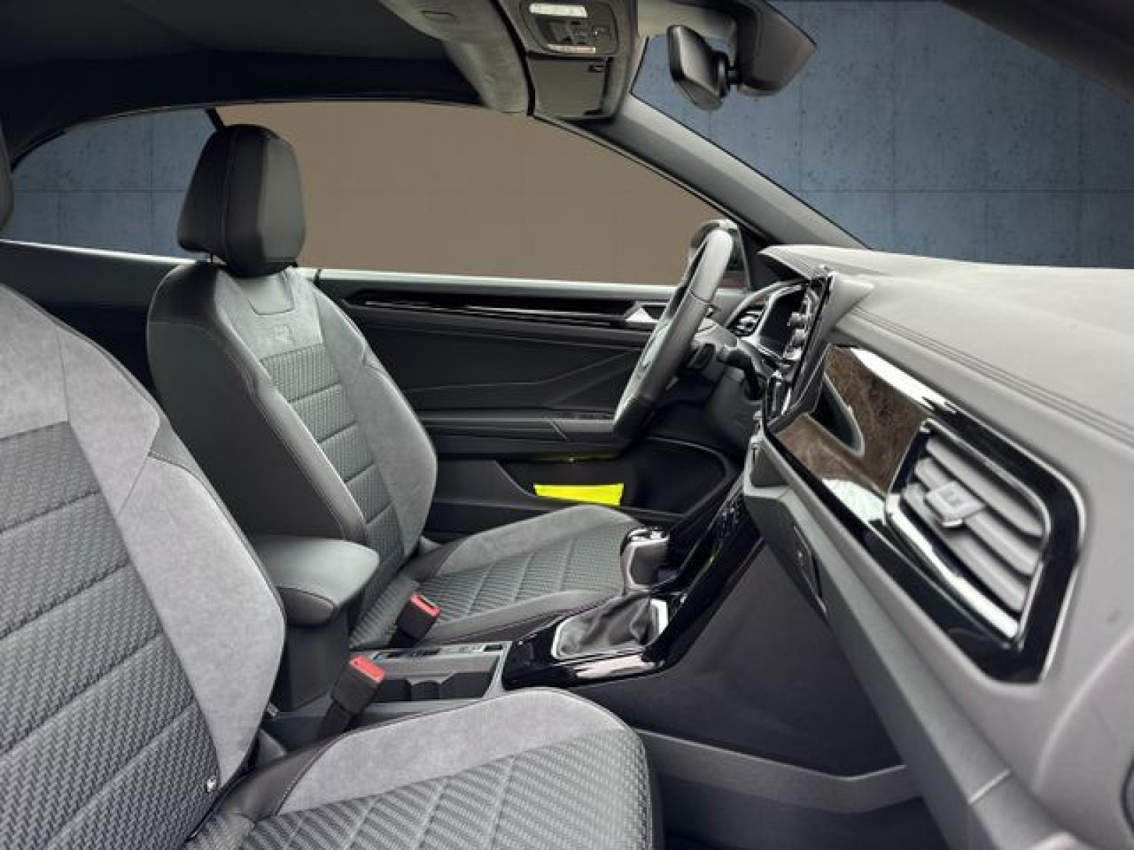 Volkswagen - T-Roc Cabriolet_21