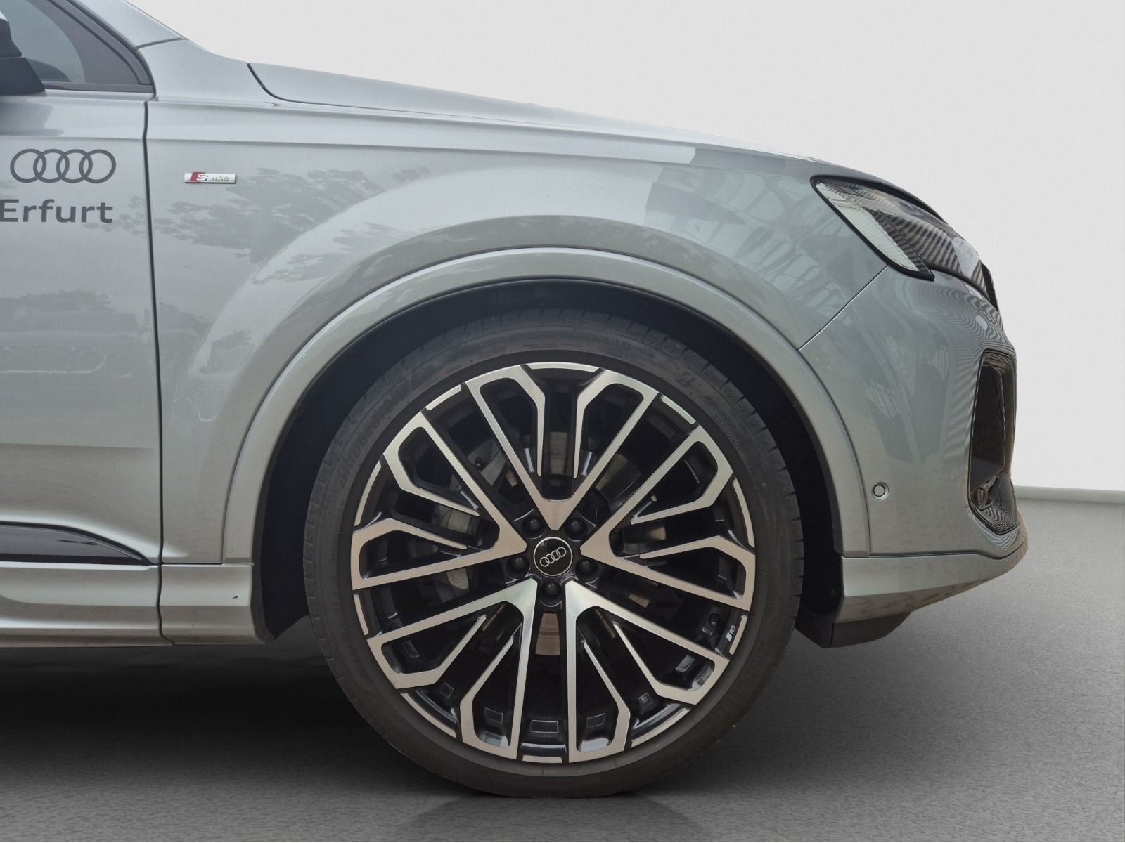 Audi - Q7_25 Audi - Q7_25