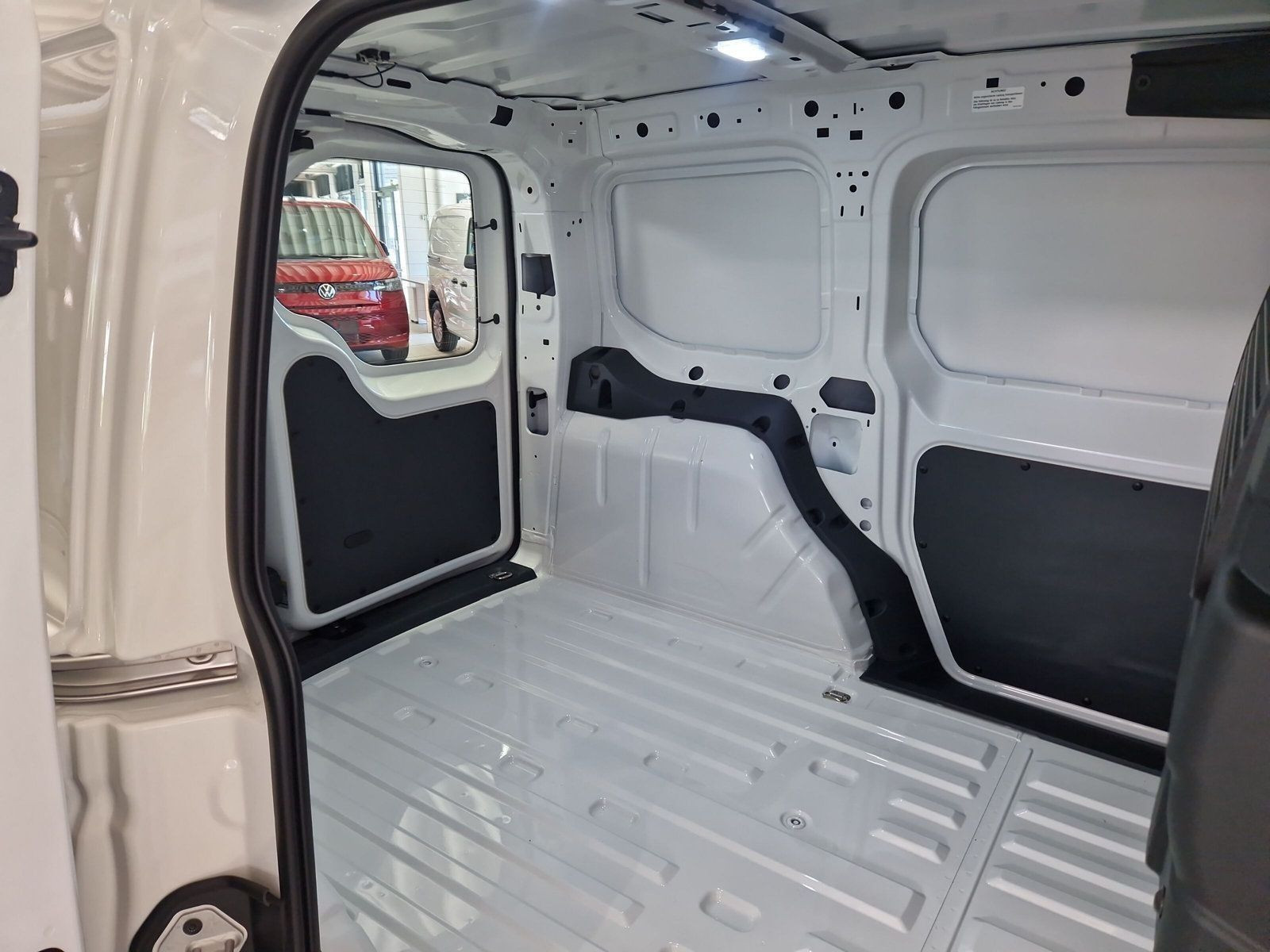 Volkswagen - Caddy Cargo_8