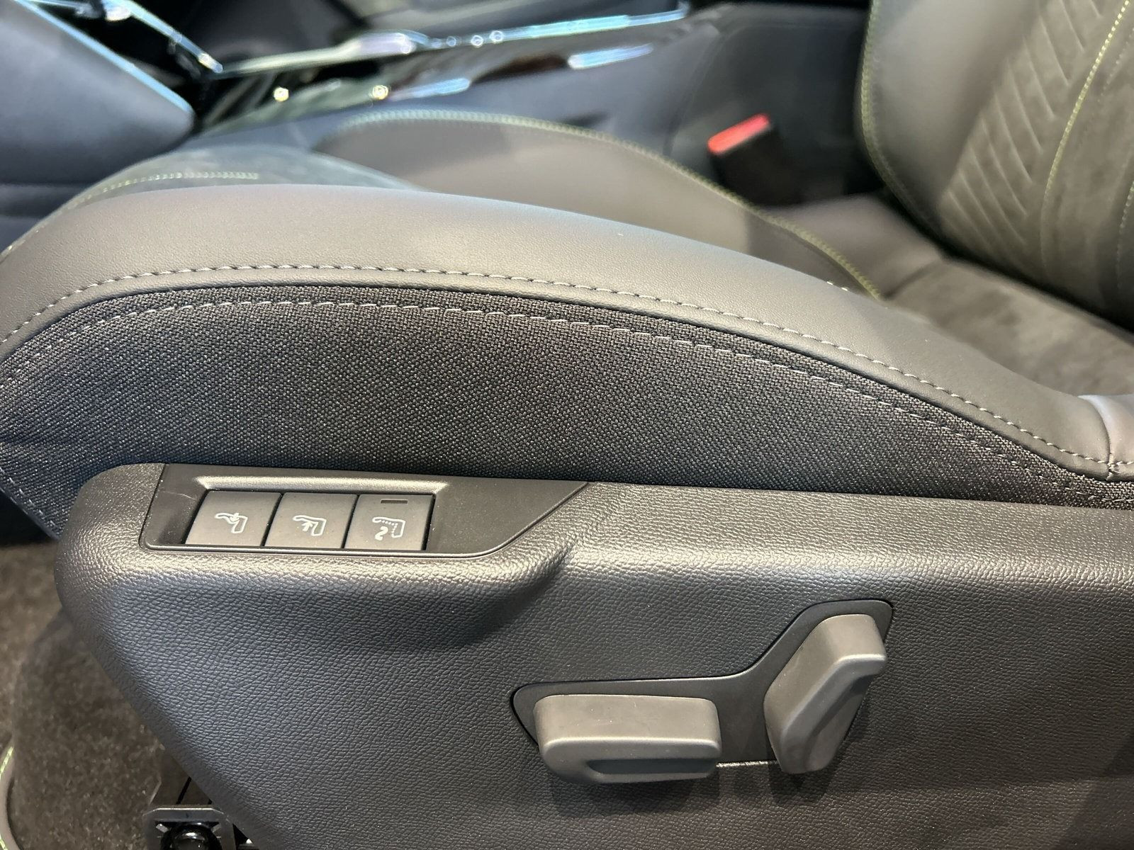 Peugeot - 208_10