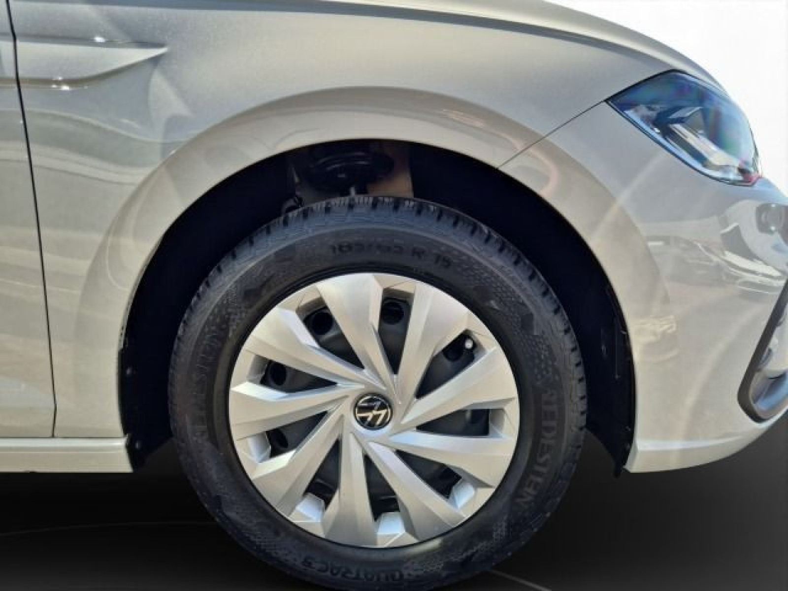 Volkswagen - Polo_13