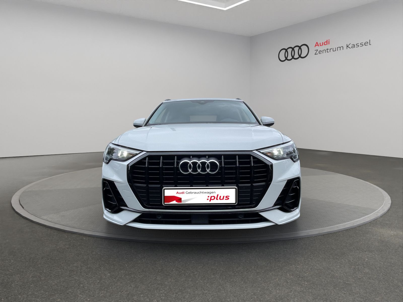 Audi - Q3_10