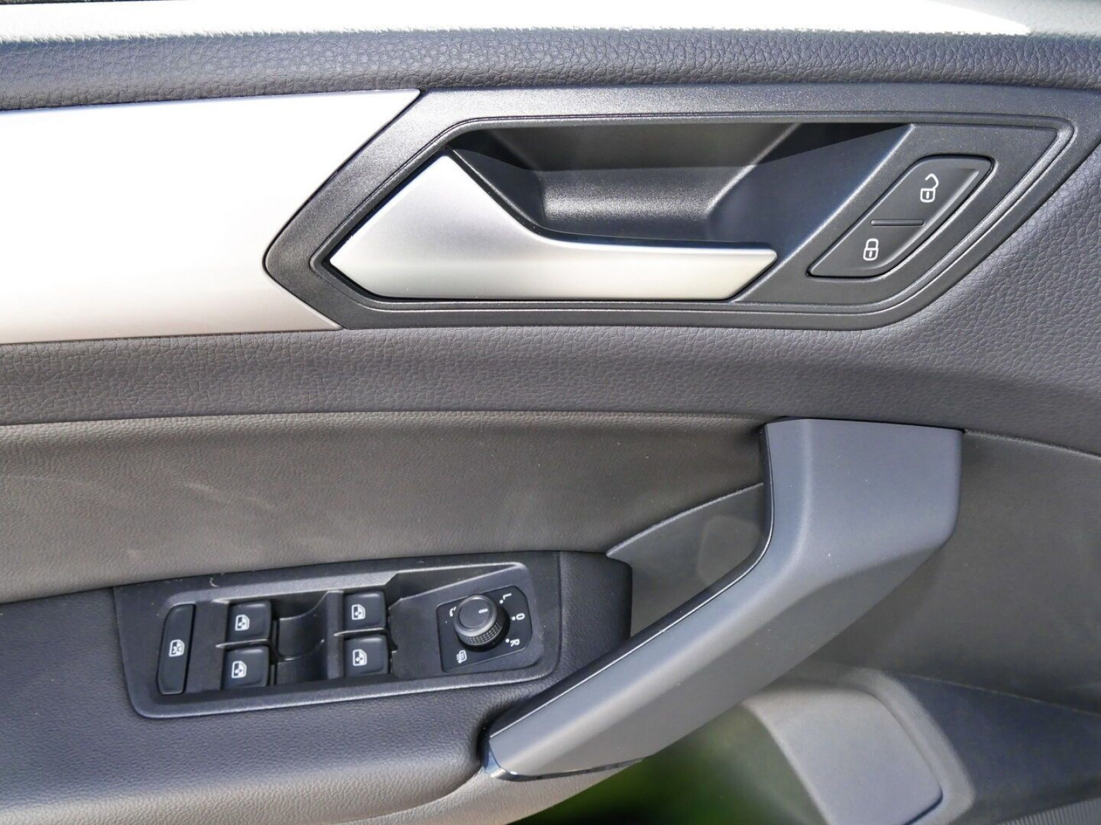 Volkswagen - Touran_13