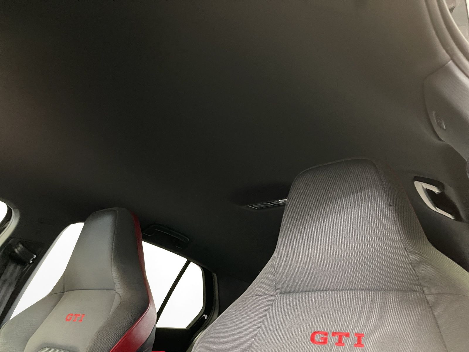 Volkswagen - Golf GTI_11