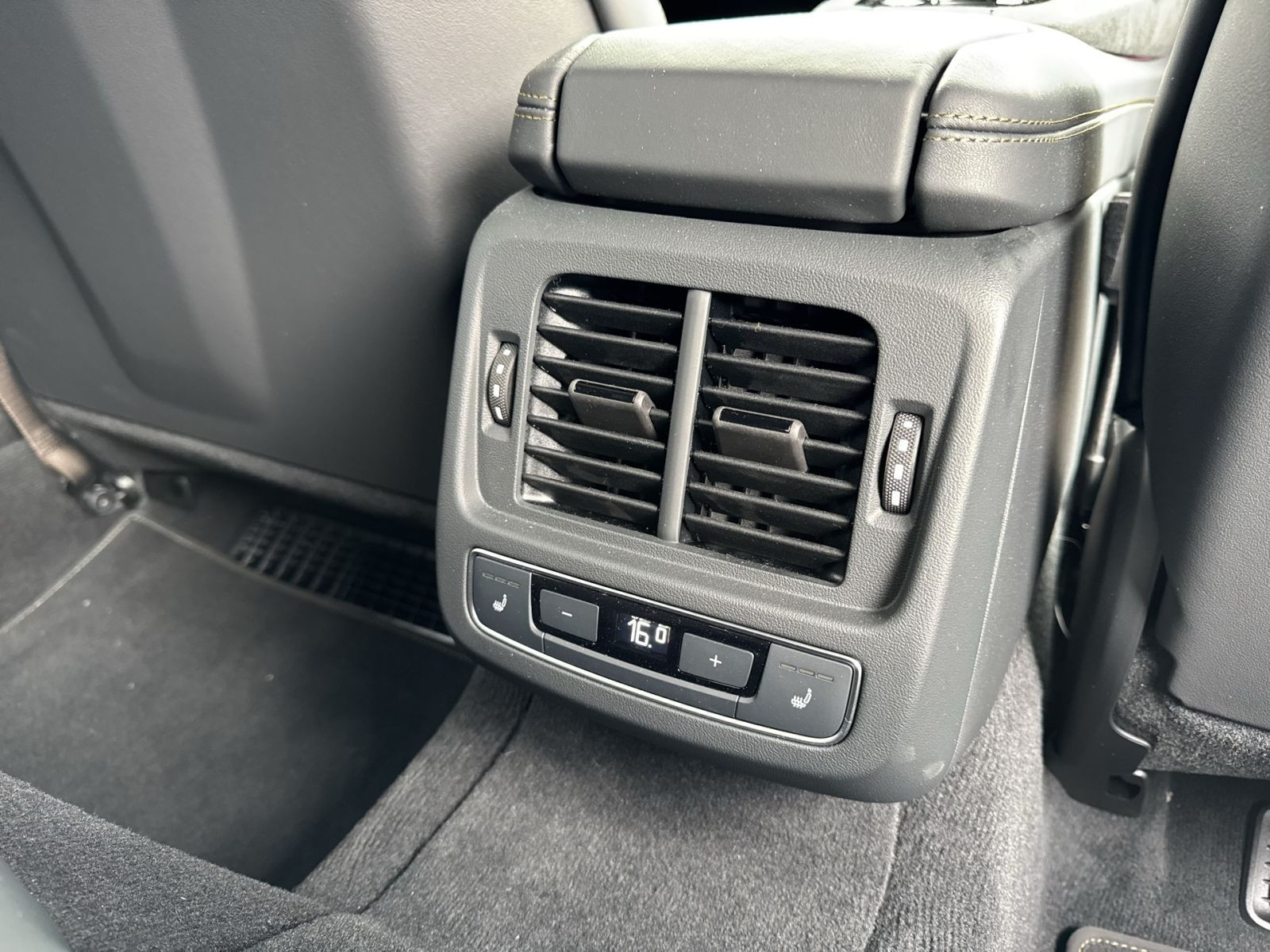 Audi - RS e-tron GT_19