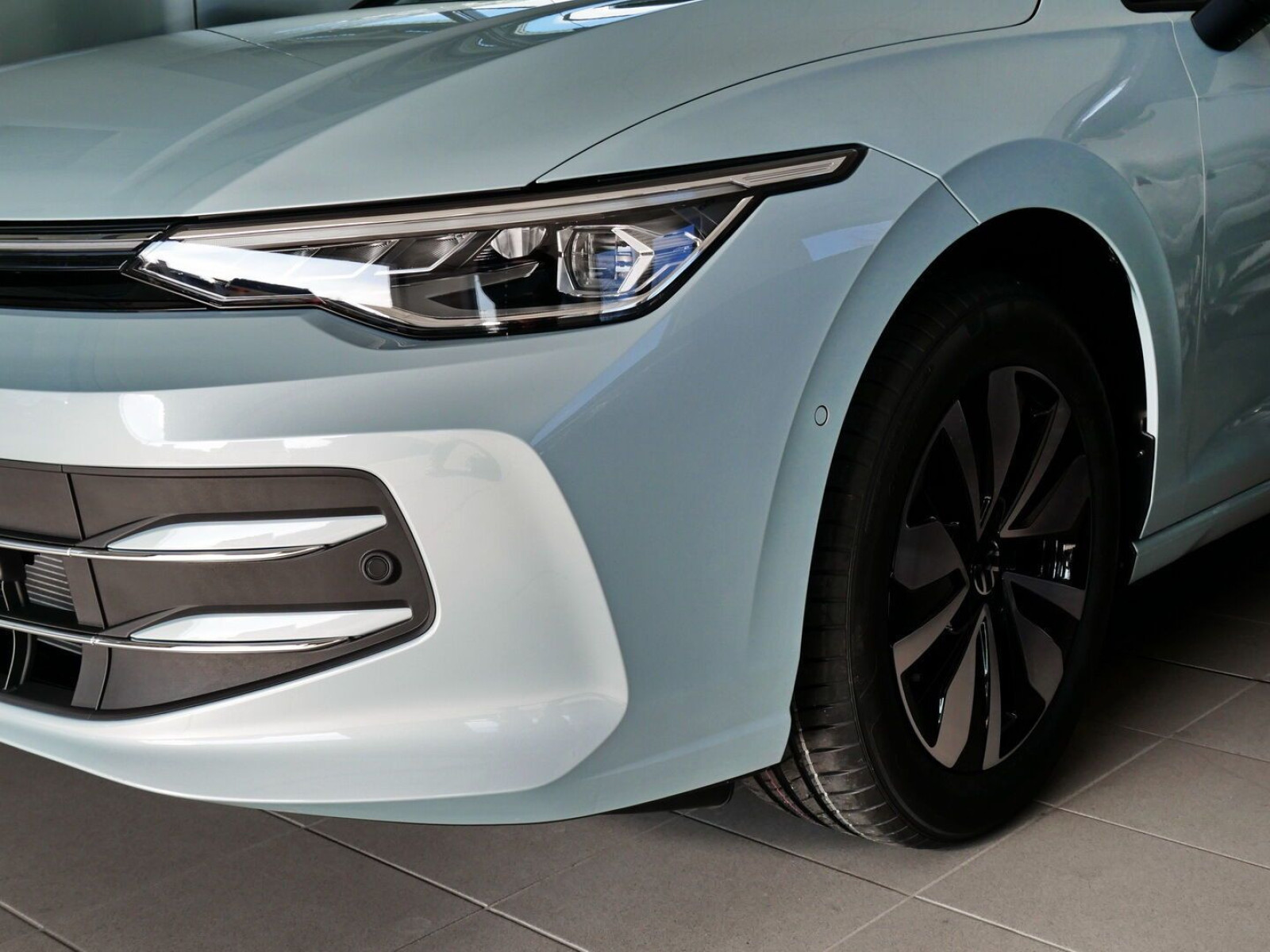 Volkswagen - Golf_15