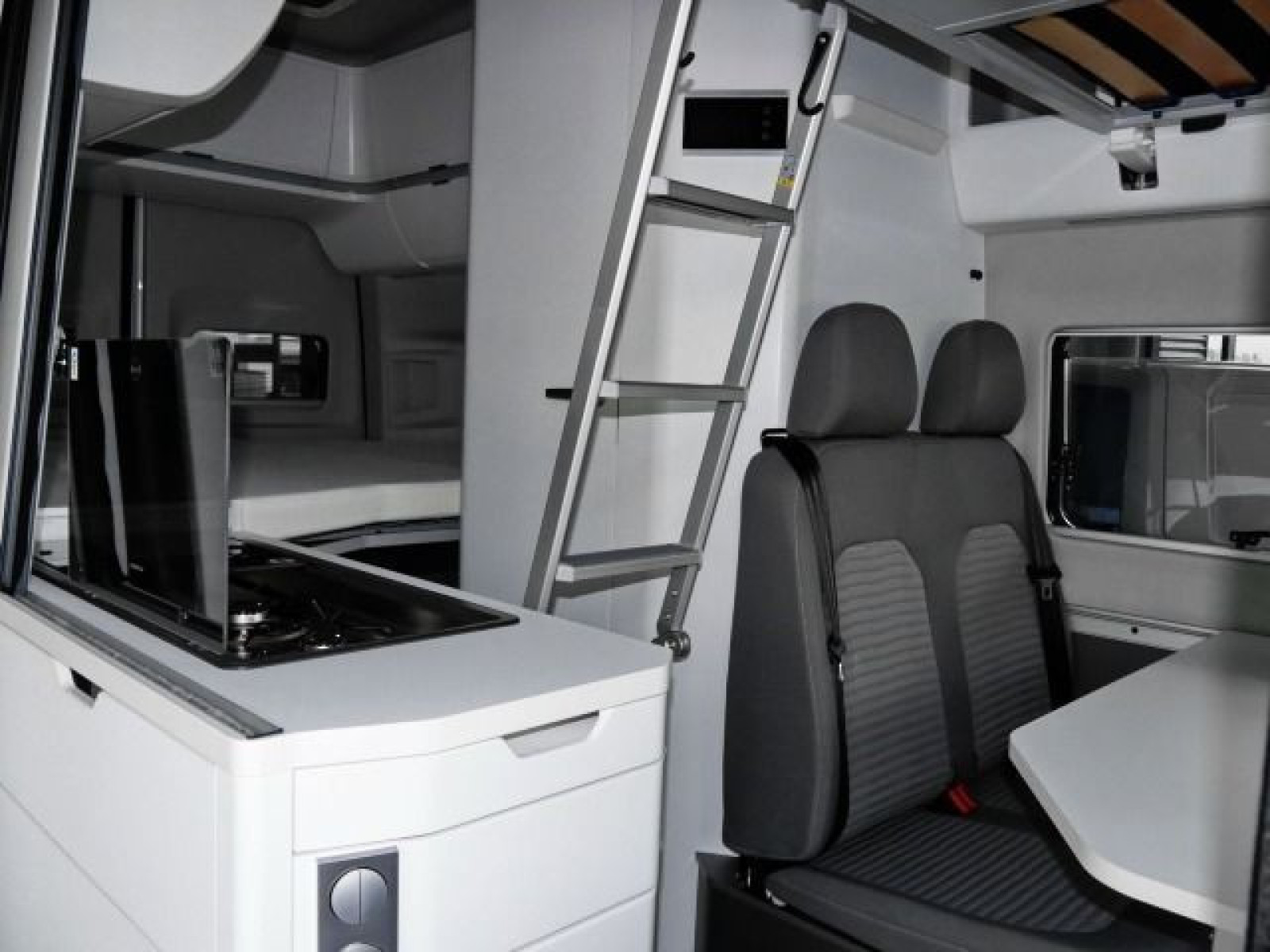 Volkswagen - Grand California 600_14