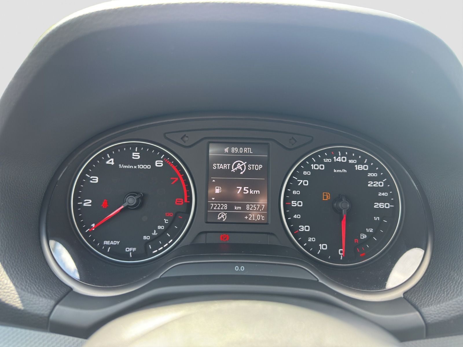 Audi - Q2_10