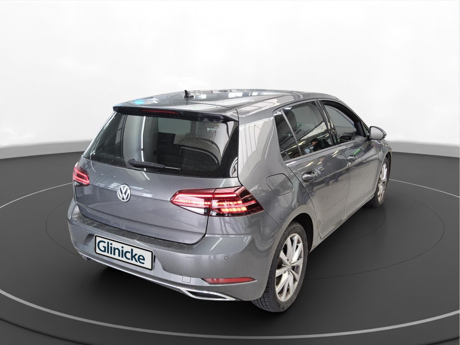 Volkswagen - Golf_4