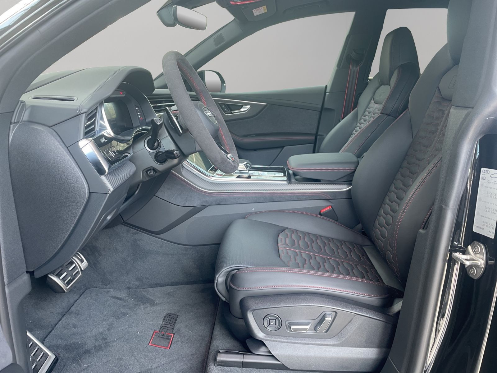 Audi - RS Q8_11