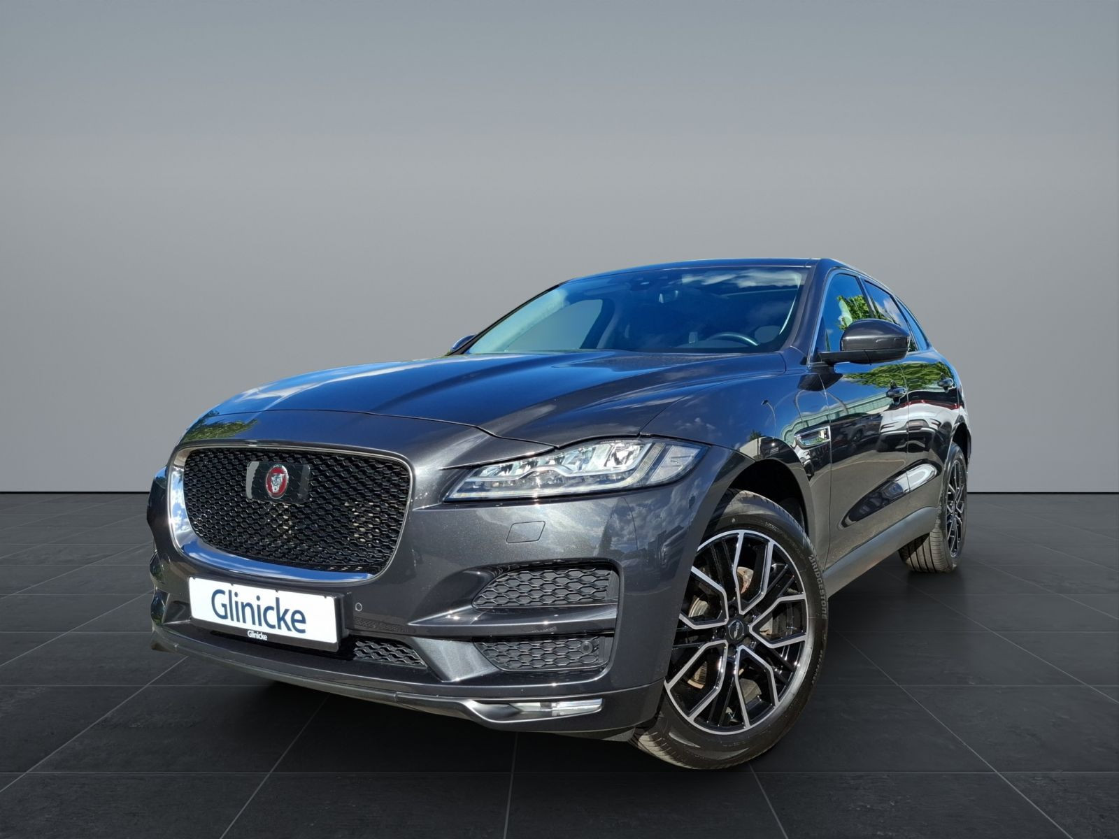 Jaguar - F-Pace_1
