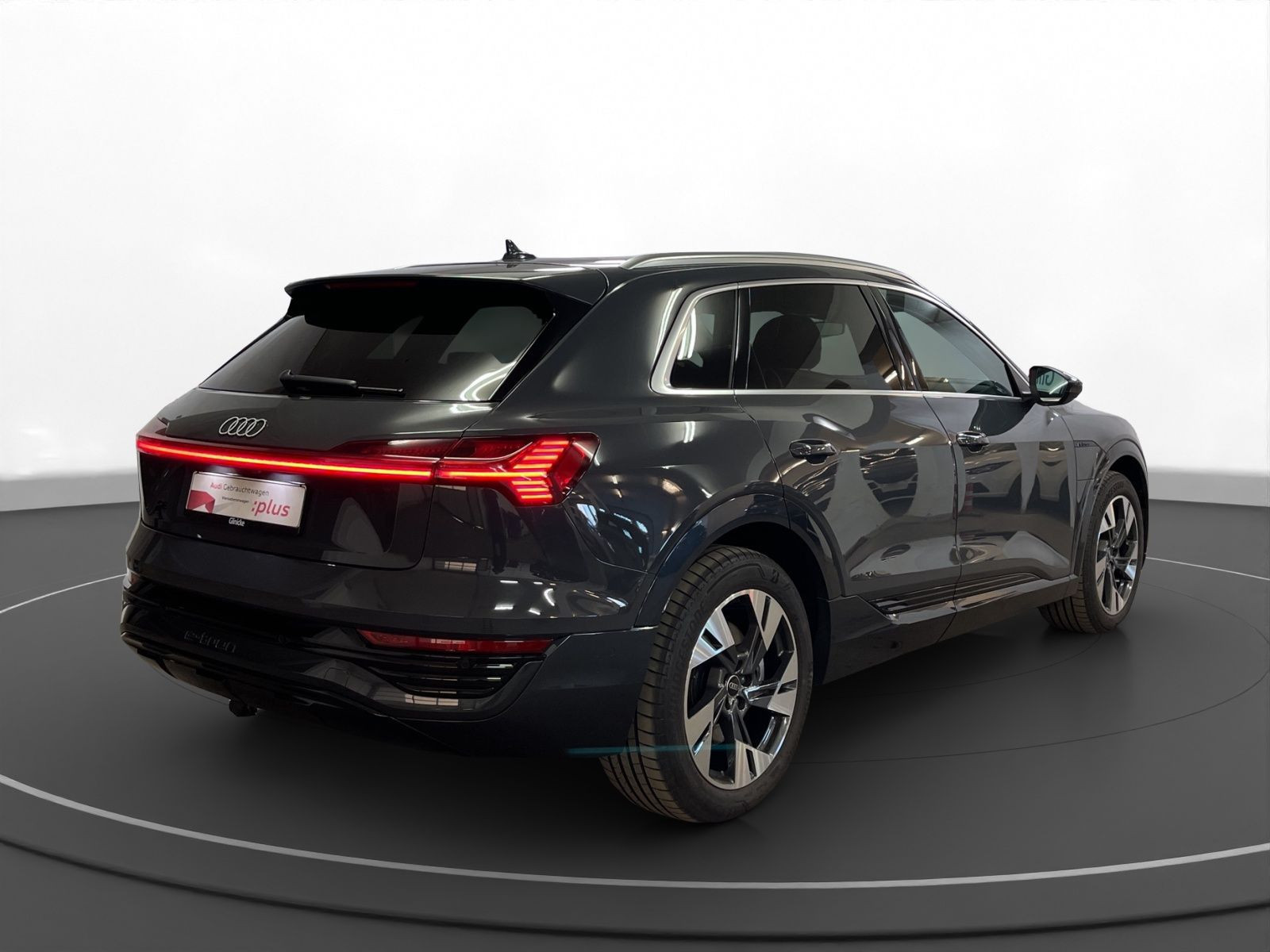 Audi - Q8 e-tron_4