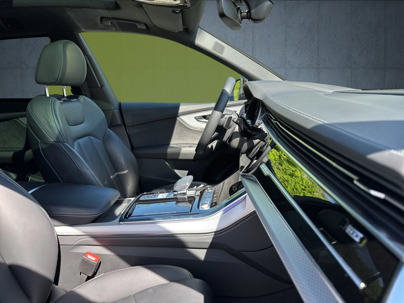 Audi - Q8_23 Audi - Q8_23