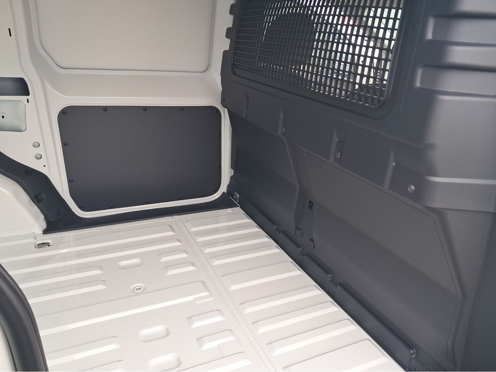 Volkswagen - Caddy Cargo_14