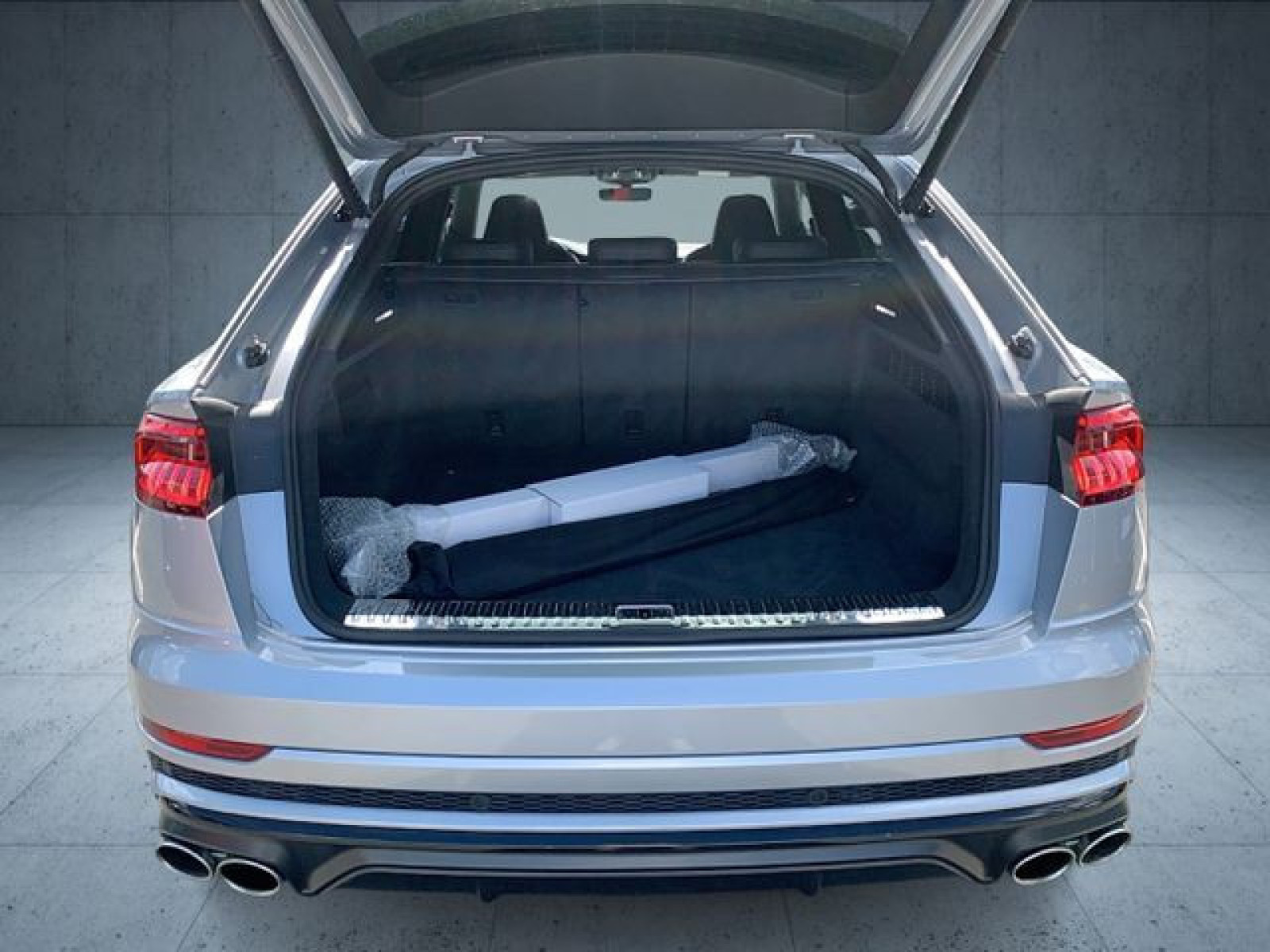 Audi - SQ8_16