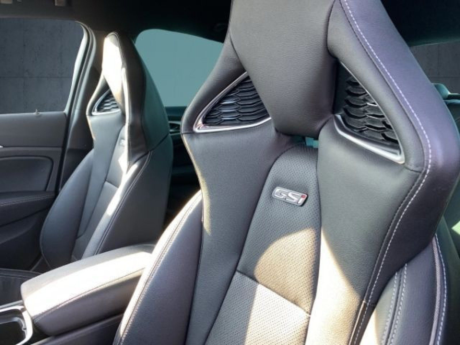 Opel - Insignia_30