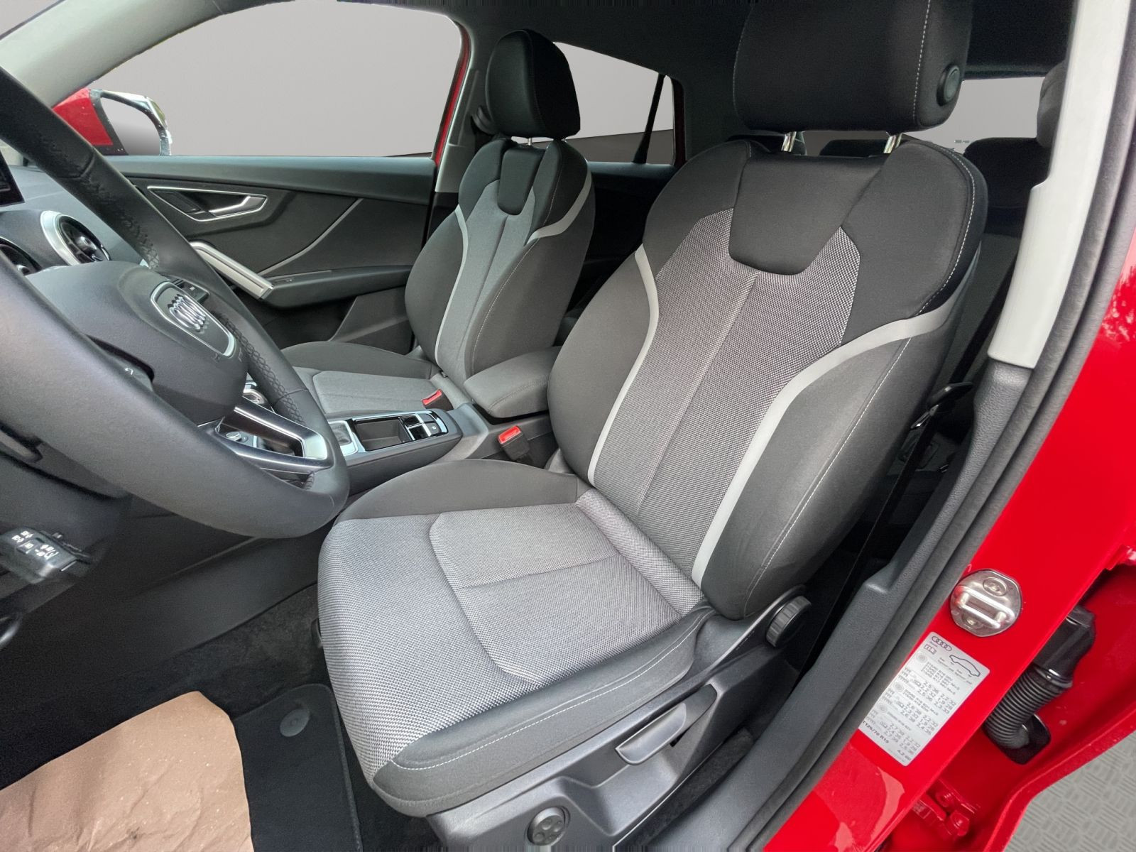 Audi - Q2_11