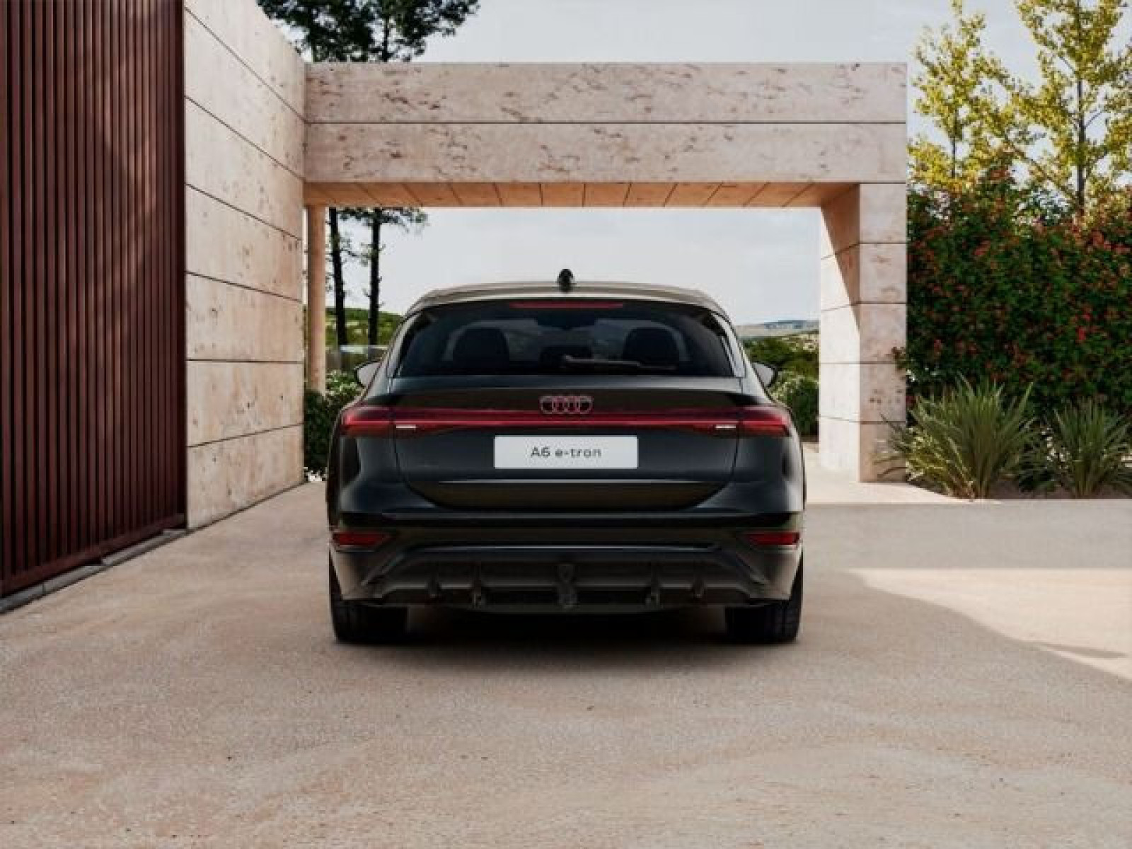 Audi - A6 Avant e-tron_7