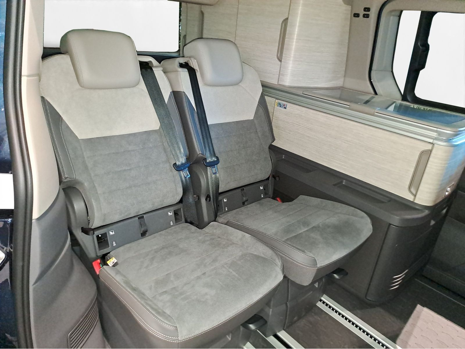 Volkswagen - California_14
