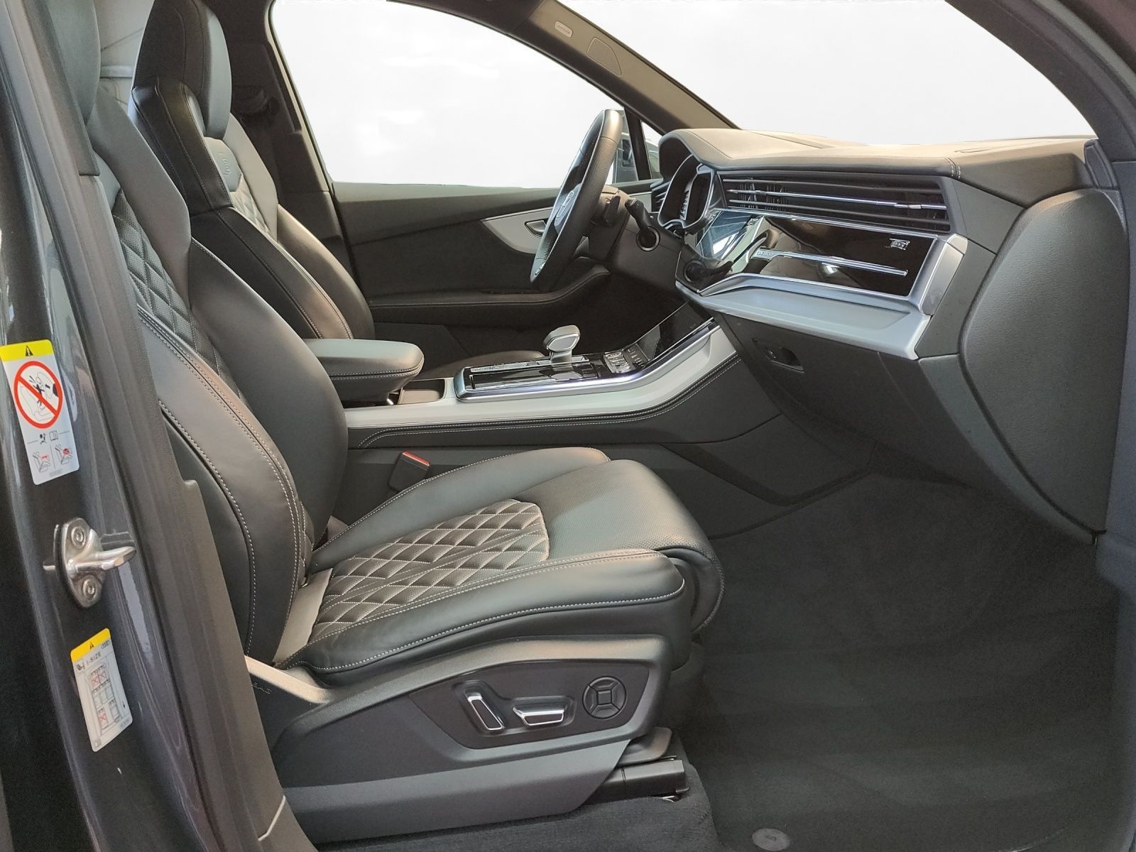 Audi - Q7_13