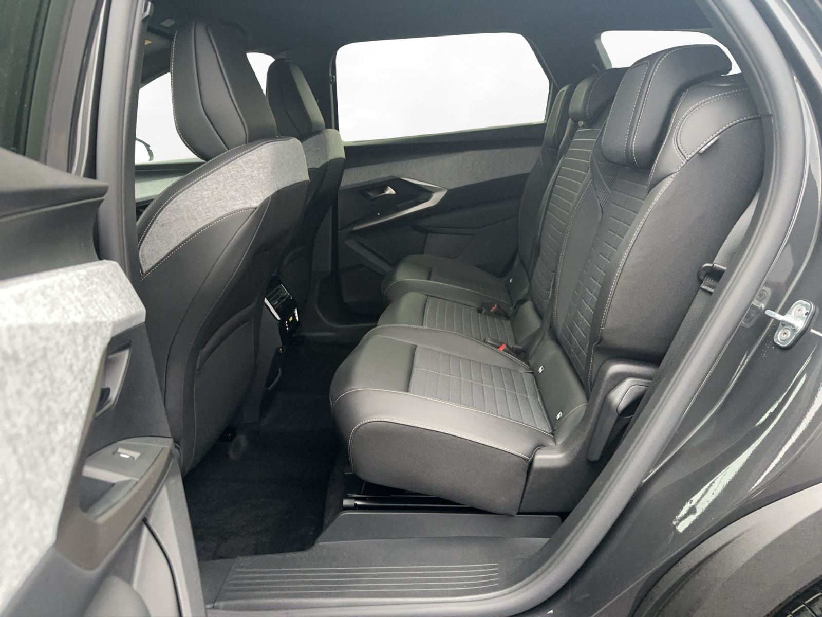 Peugeot - 5008_12