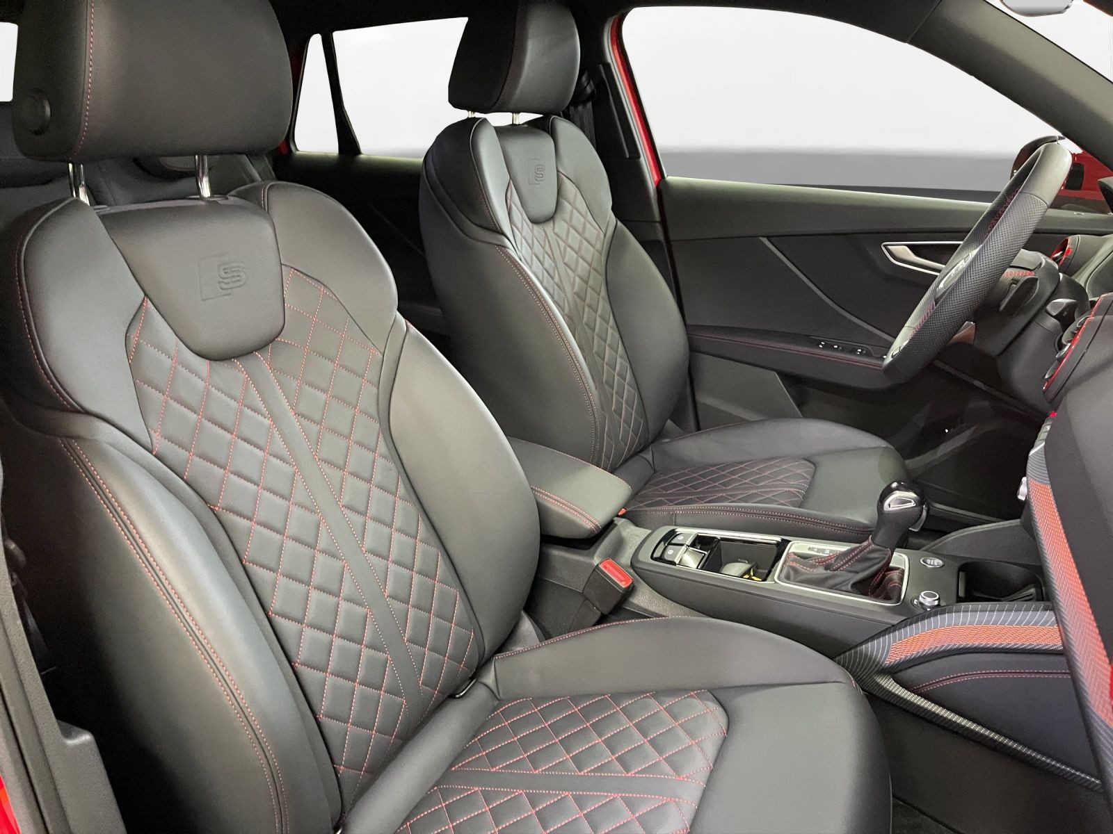Audi - Q2_16