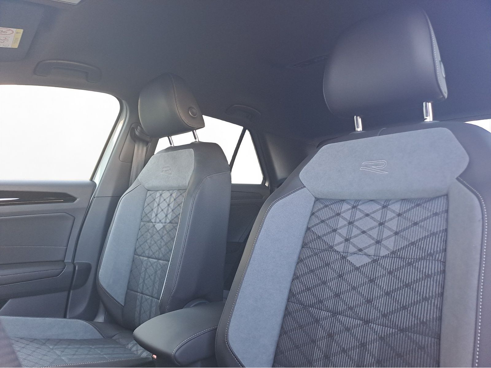 Volkswagen - T-Roc_15
