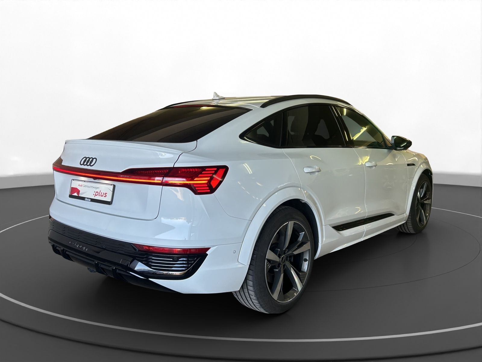 Audi - SQ8 Sportback e-tron_6