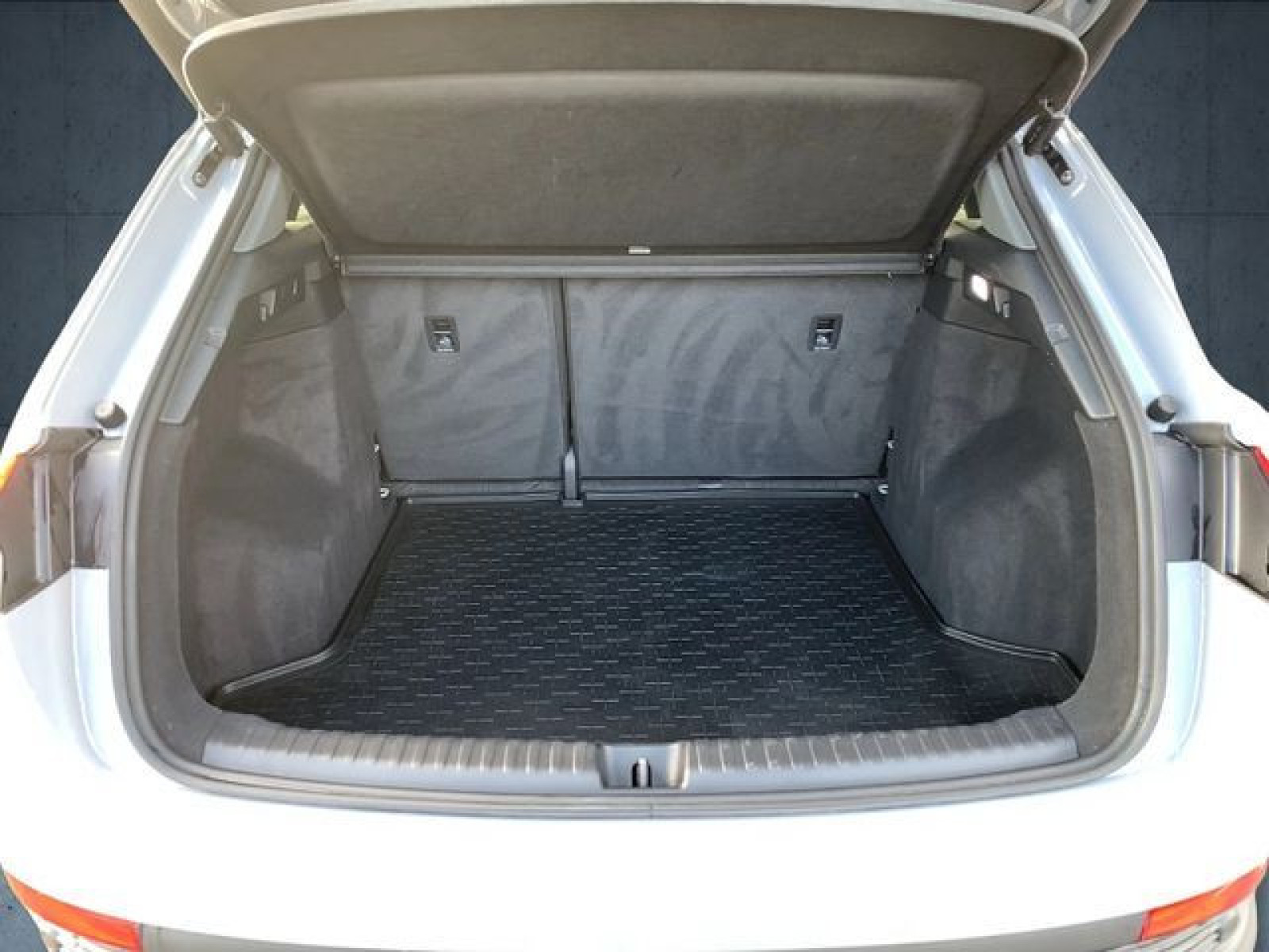 Audi - Q4 e-tron_15