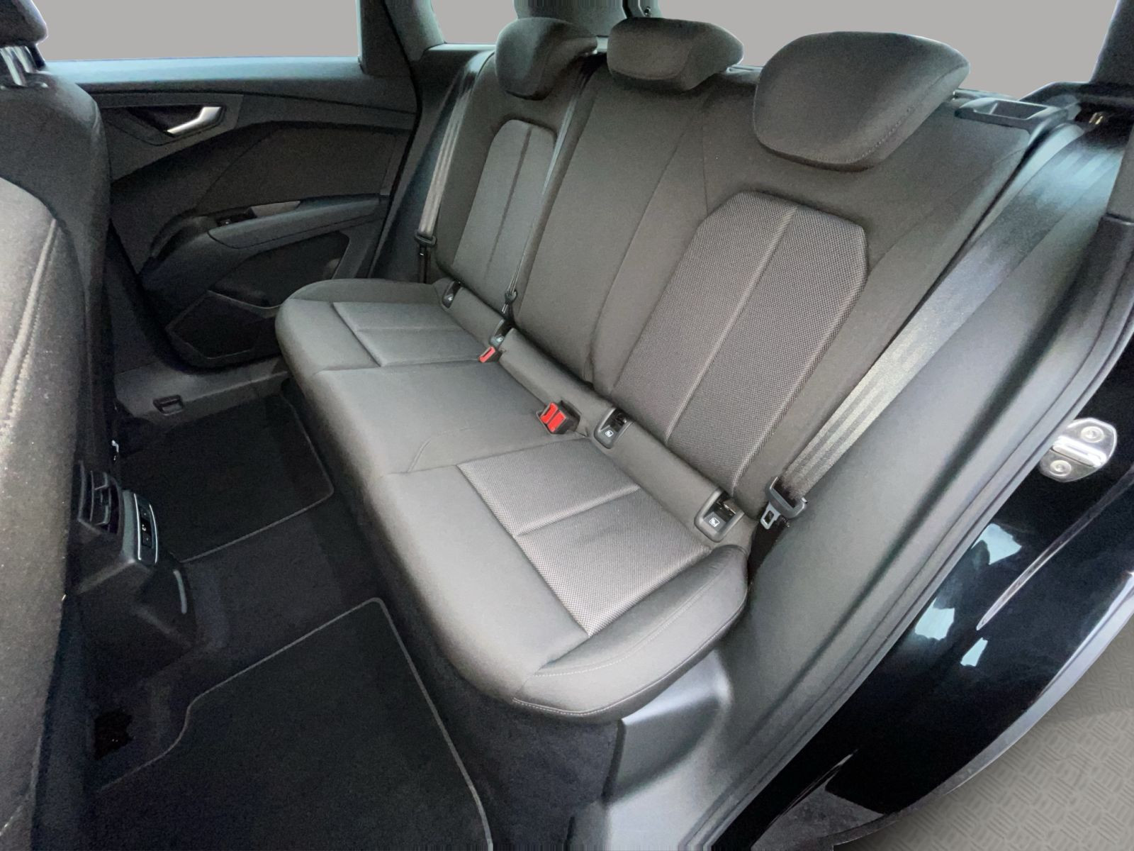 Audi - Q4_18