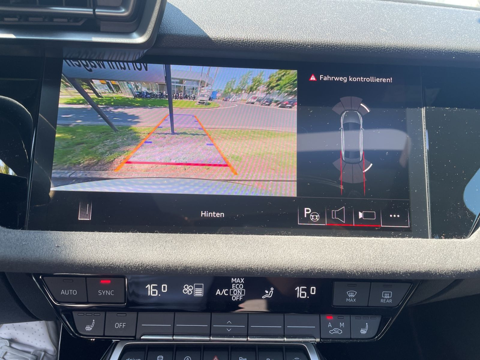 Audi - RS 3 Limousine_23