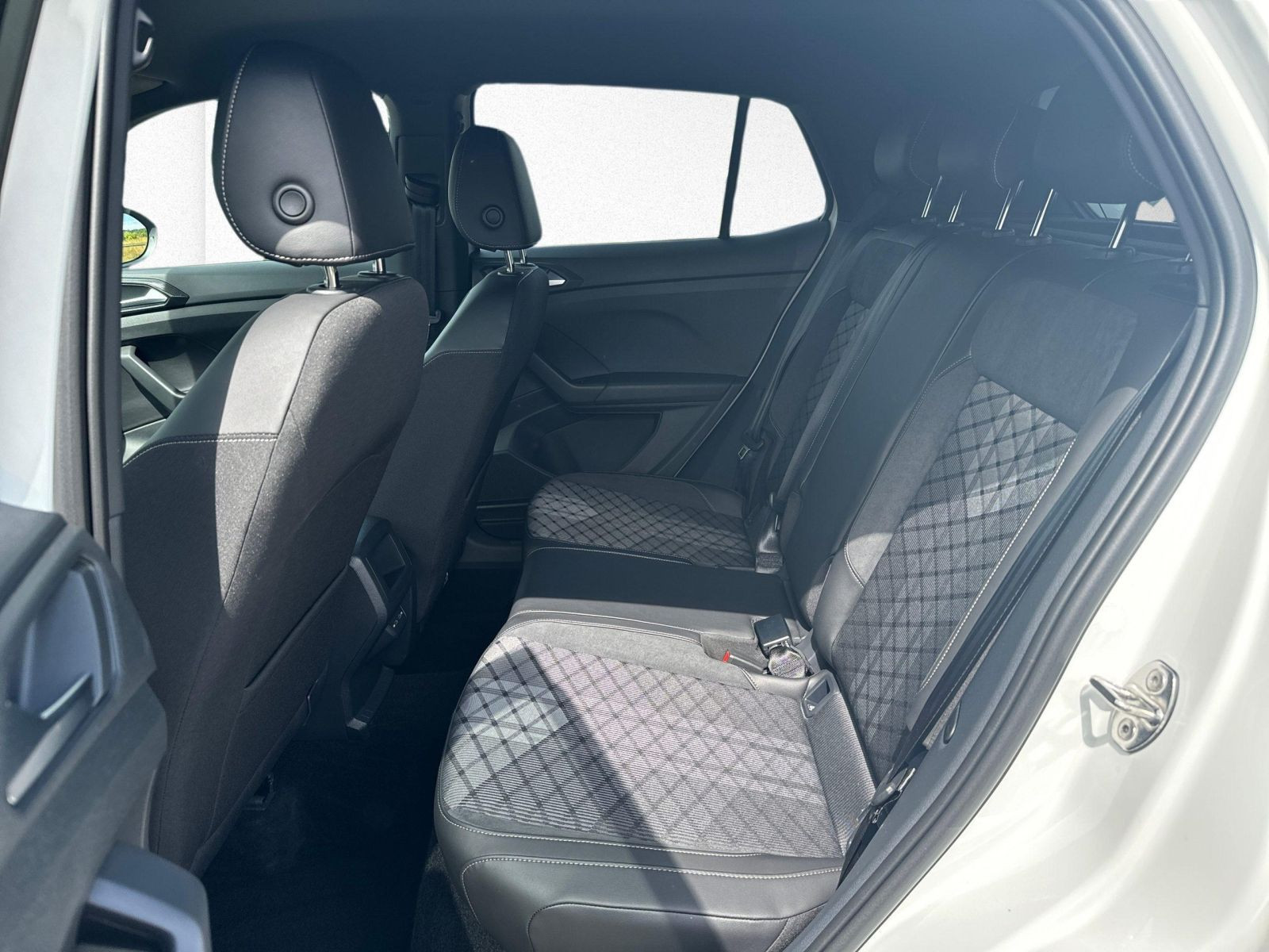 Volkswagen - T-Cross_14