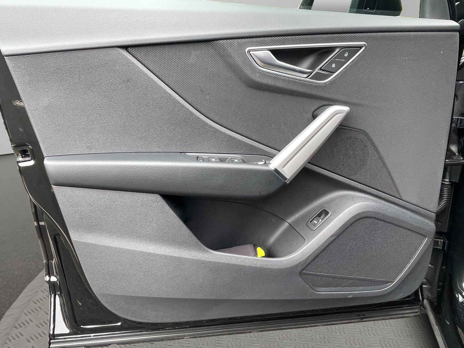 Audi - Q2_16