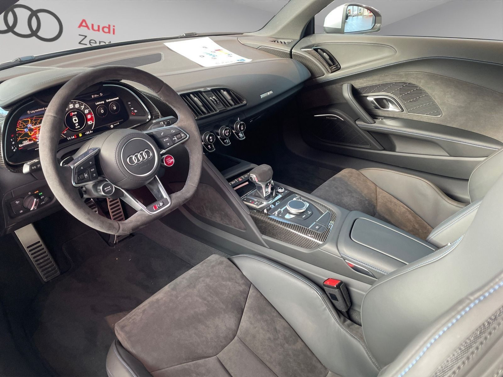 Audi - R8_4