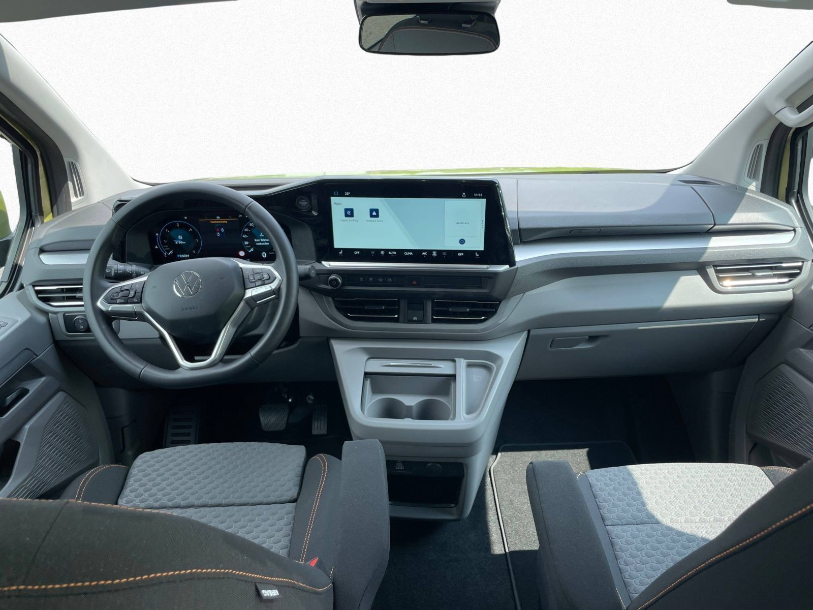 Volkswagen - Caravelle_8