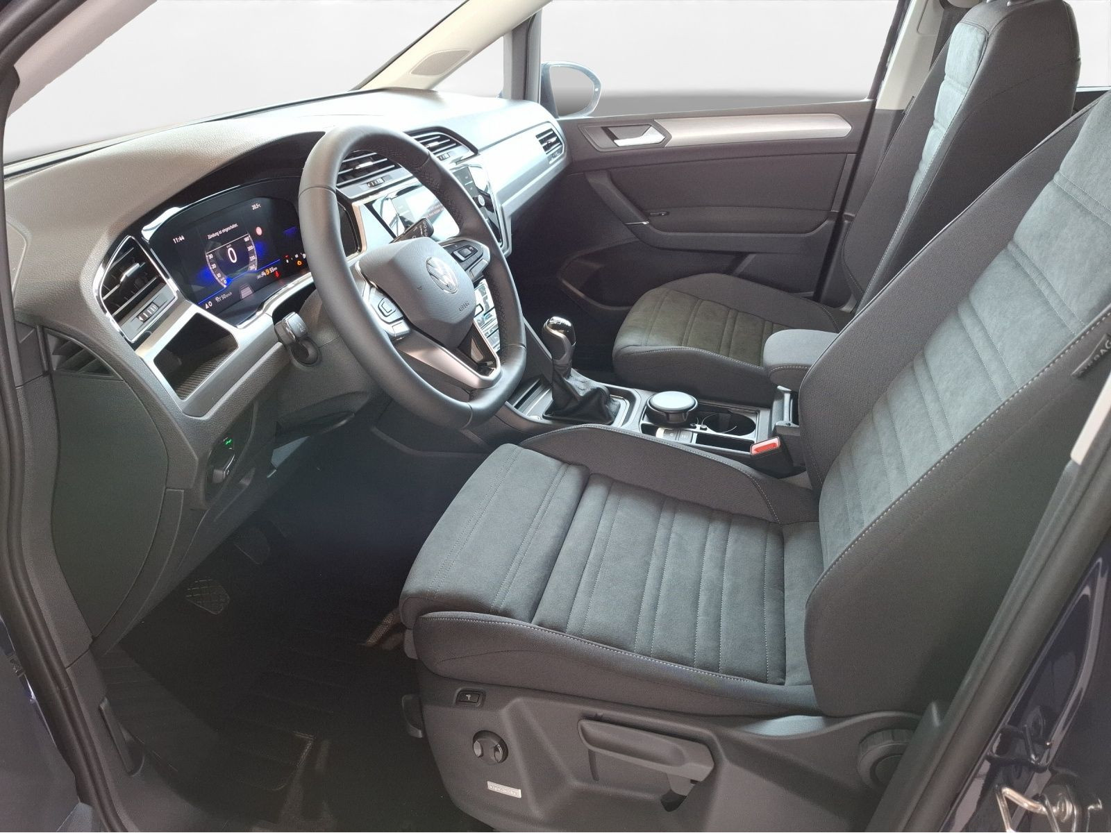 Volkswagen - Touran_4