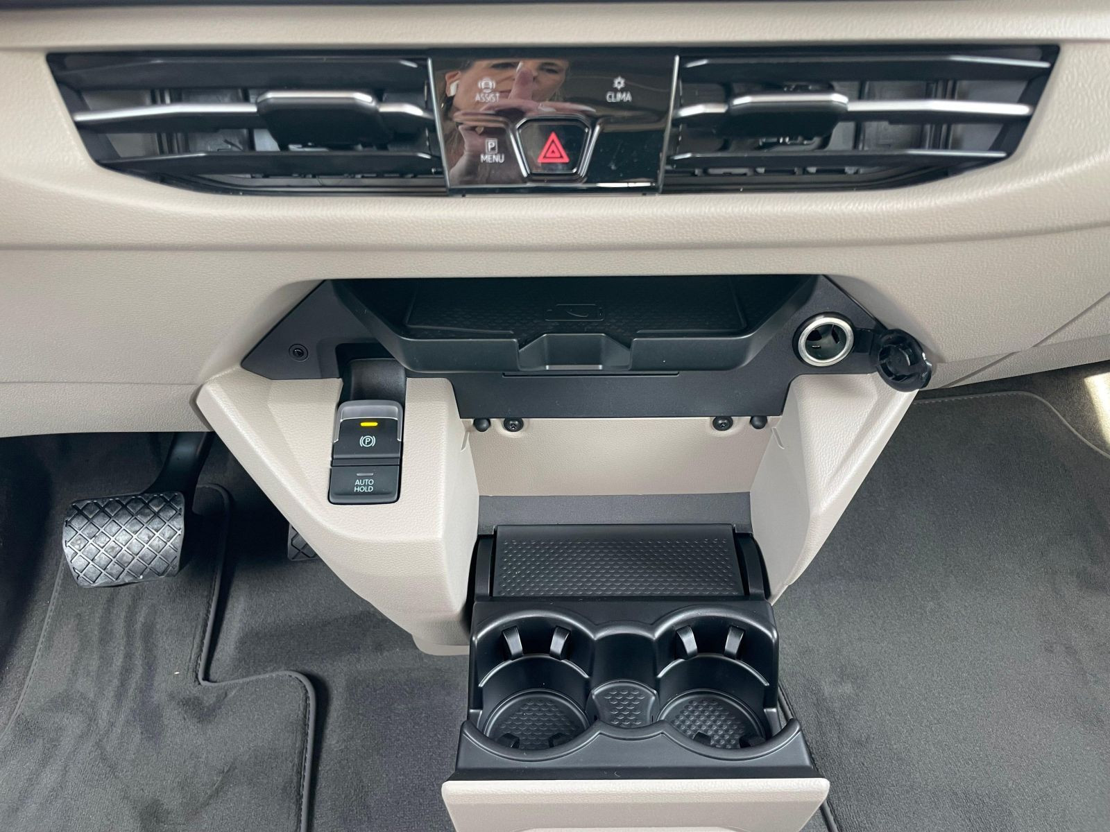 Volkswagen - Multivan_13