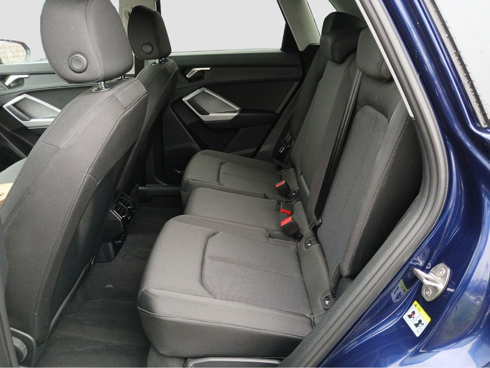 Audi - Q3_10