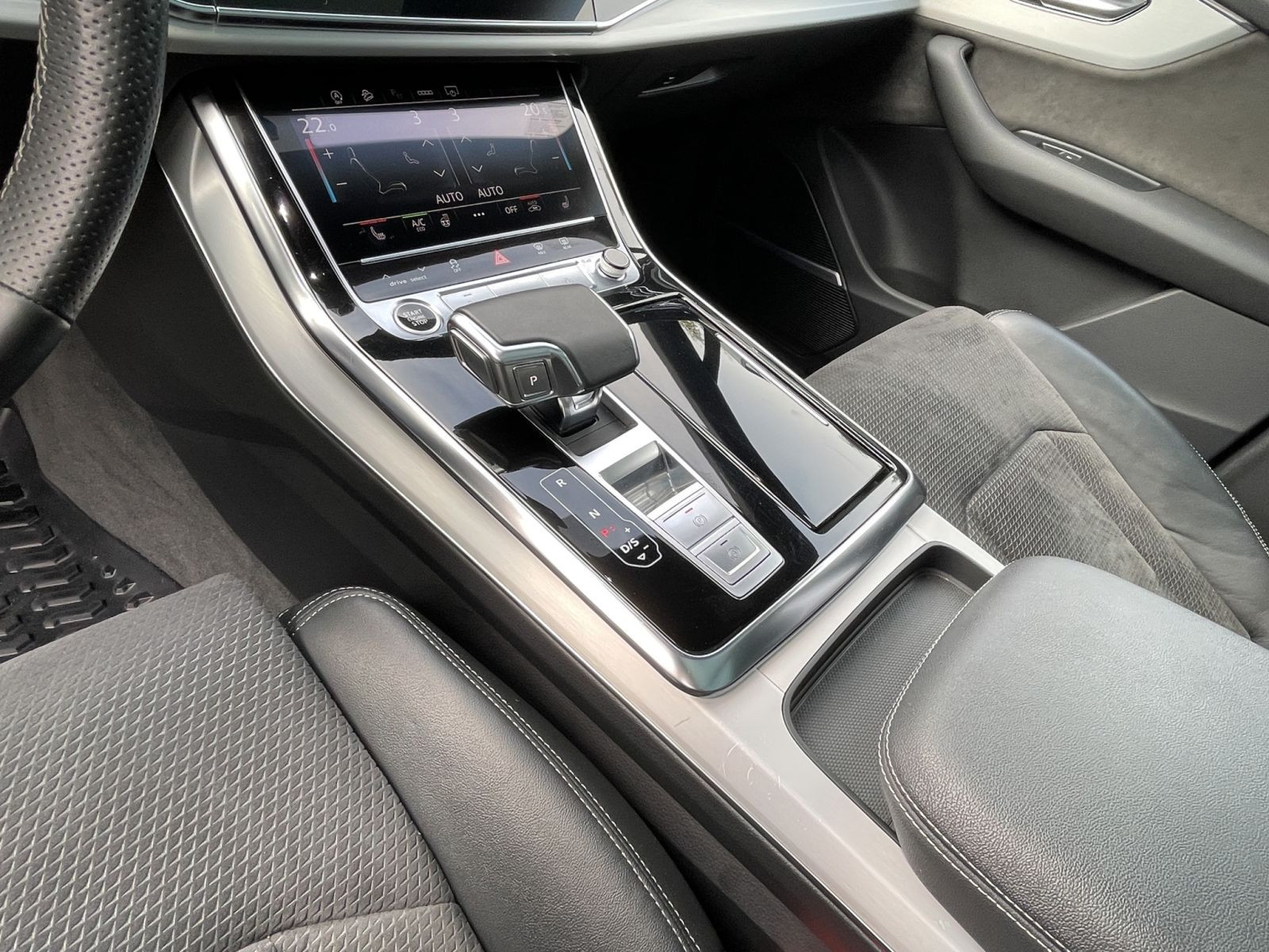 Audi - Q7_15
