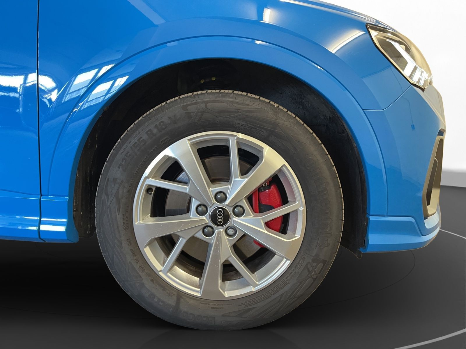 Audi - Q3_15