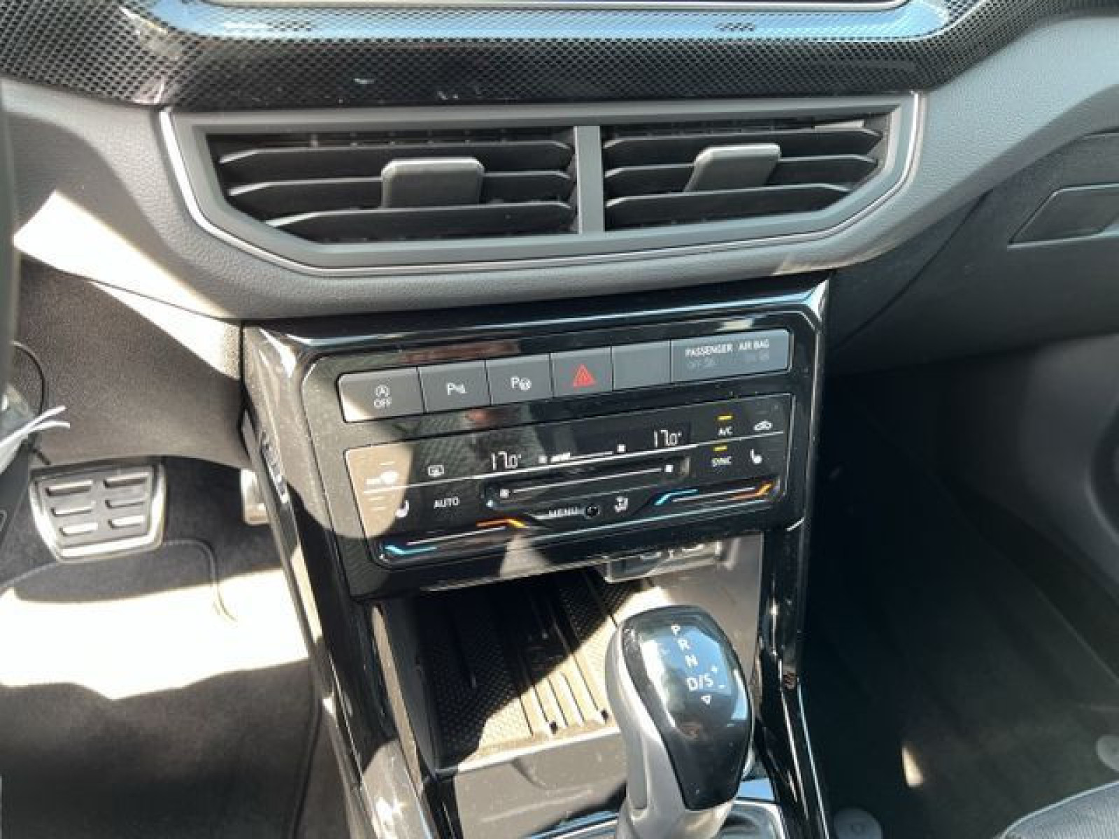 Volkswagen - T-Cross_19