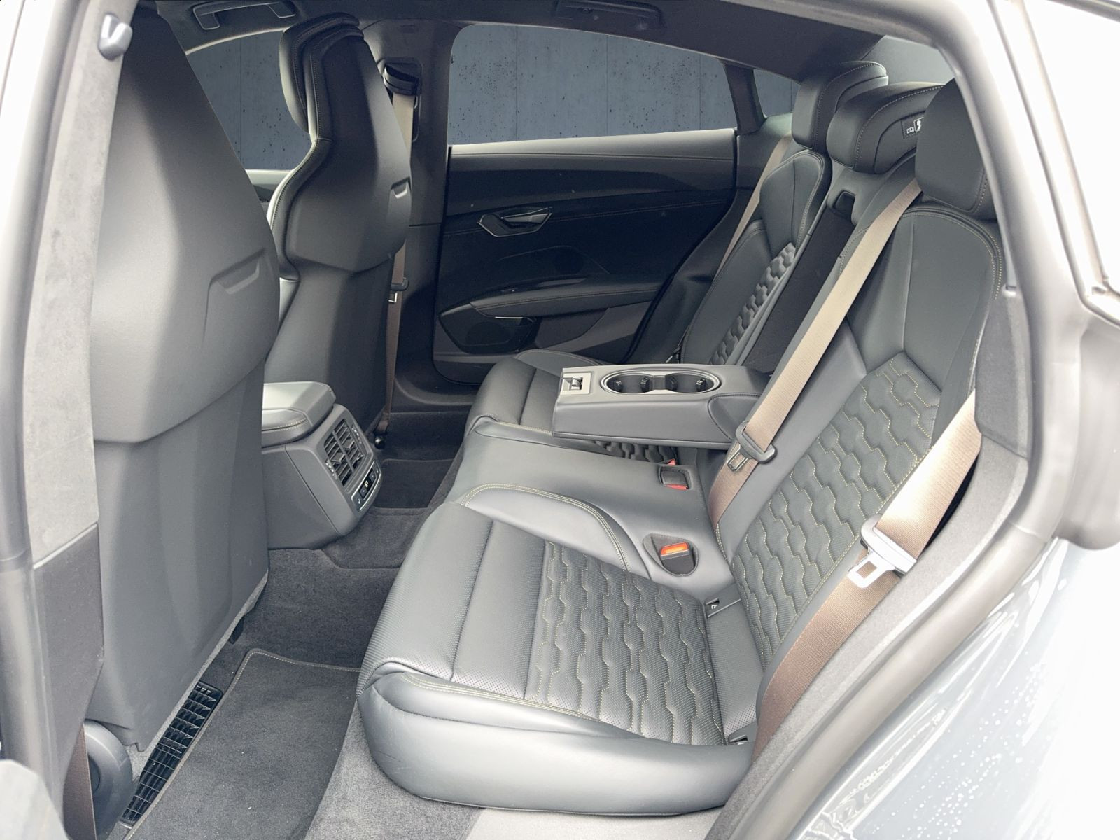 Audi - RS e-tron GT_12