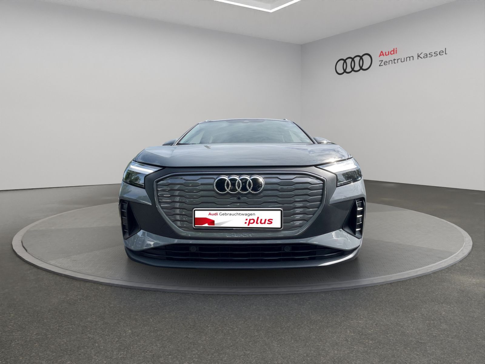 Audi - Q4_10