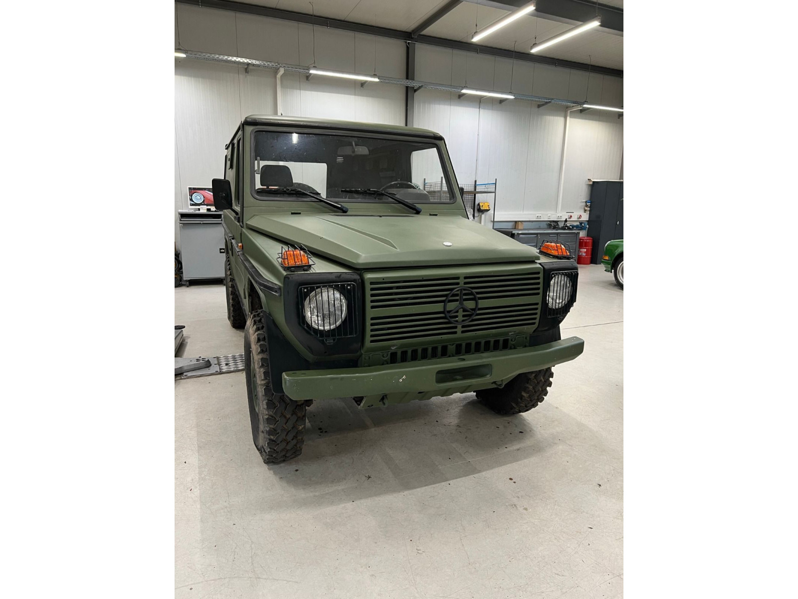 Mercedes-Benz - 240_8