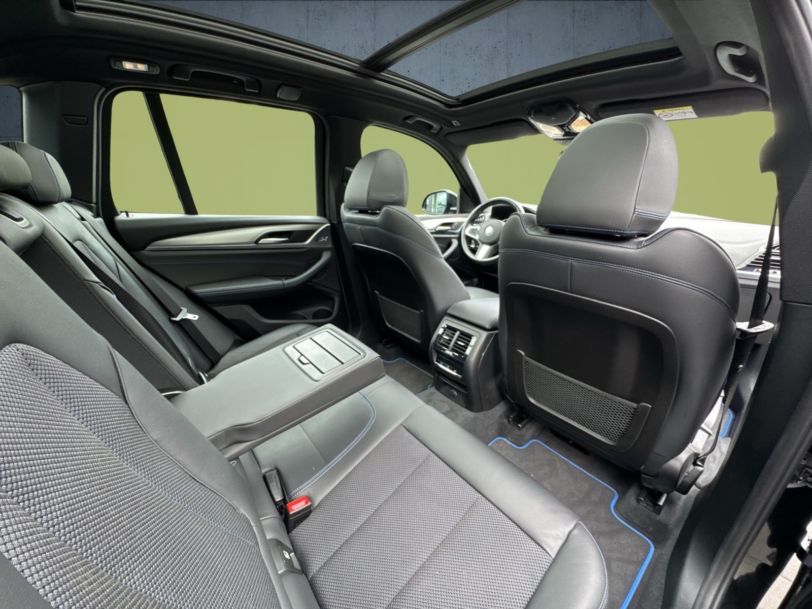 BMW - X3_18