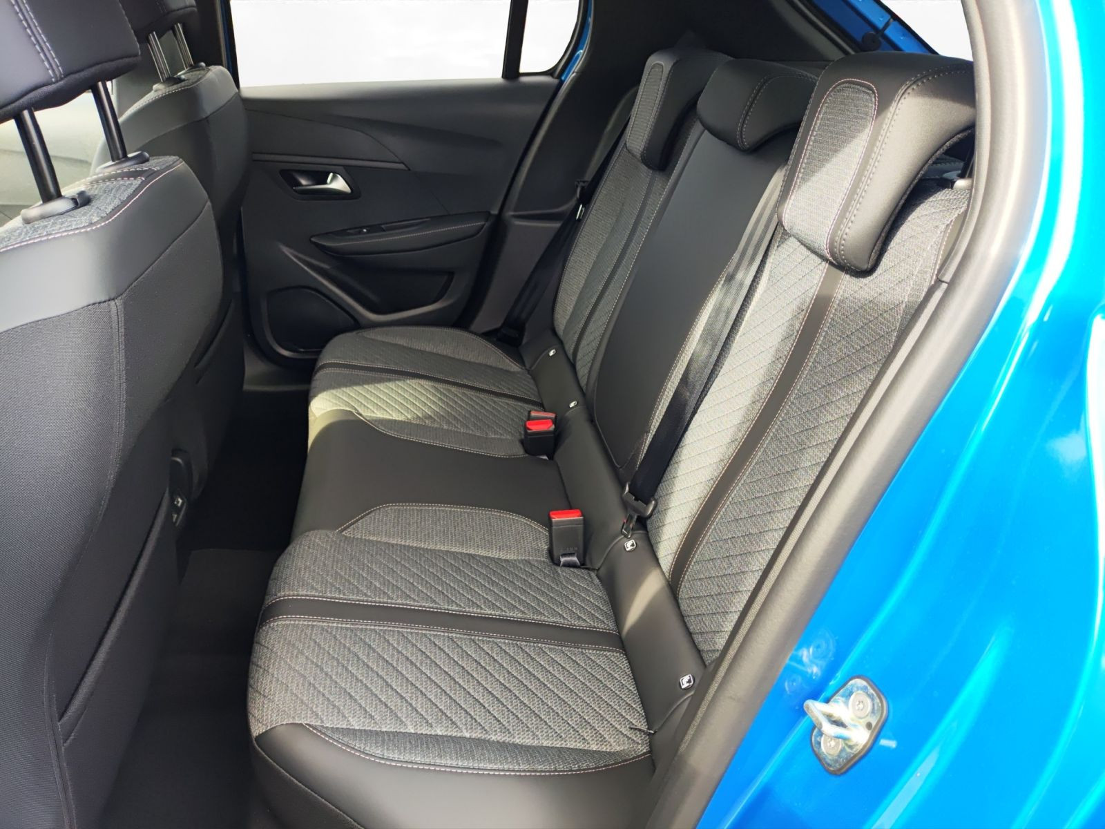 Peugeot - 208_12